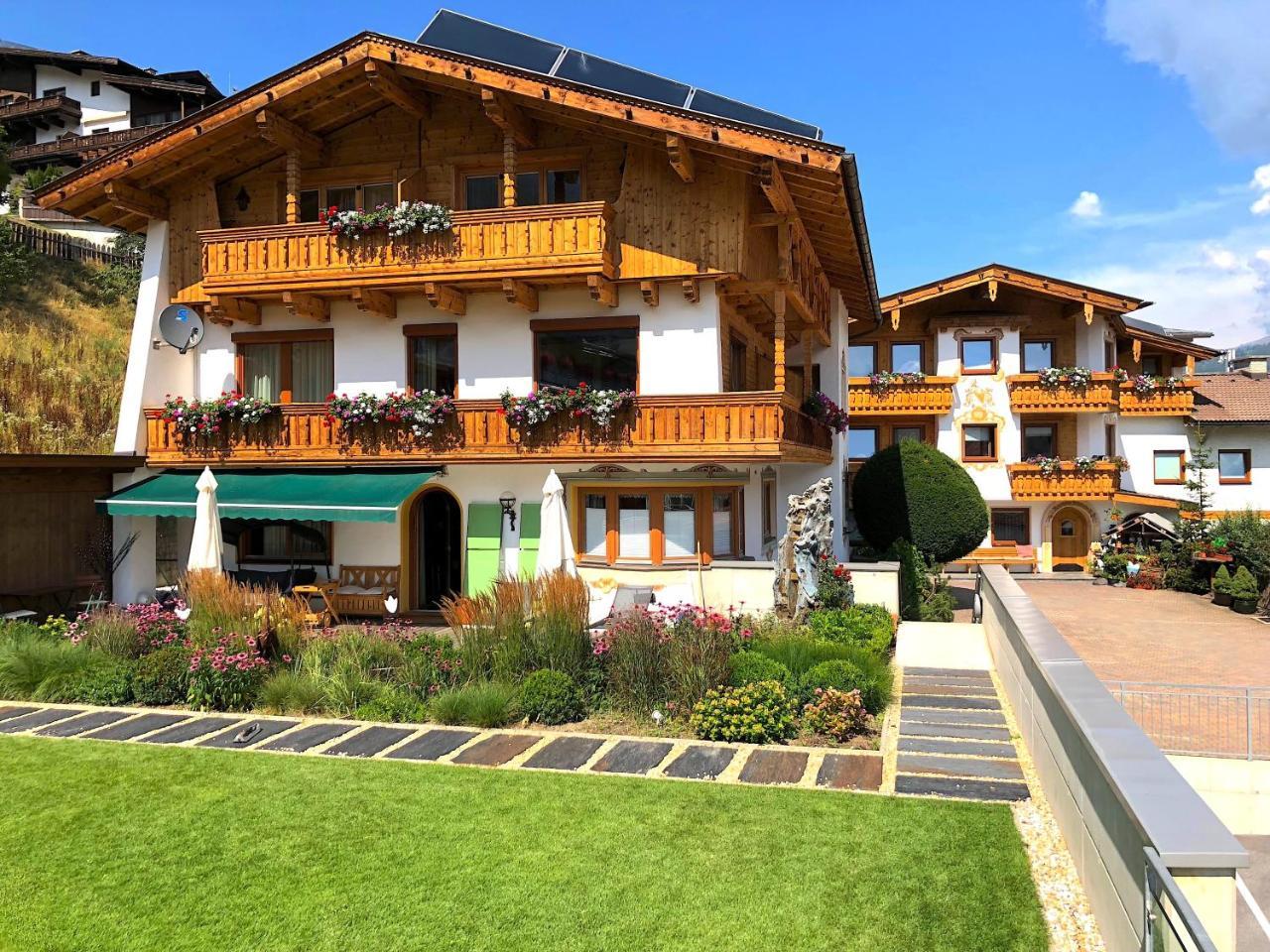 Aparthotel Krösbacher Fulpmes Kültér fotó